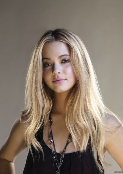Sasha Pieterse photo