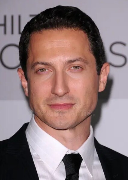 Sasha Roiz photo