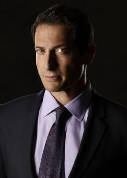 Sasha Roiz photo