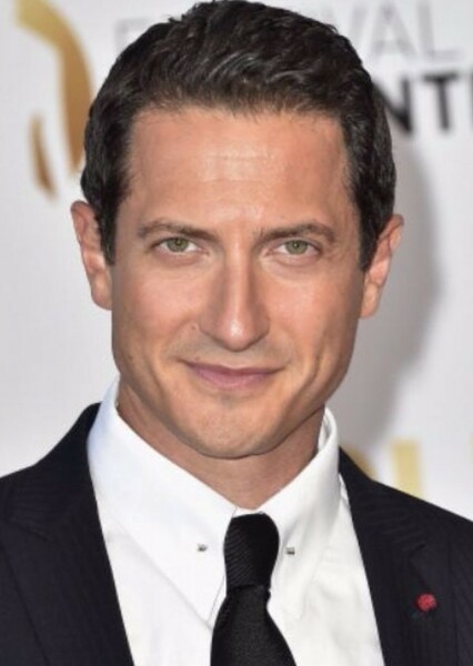 Sasha Roiz photo