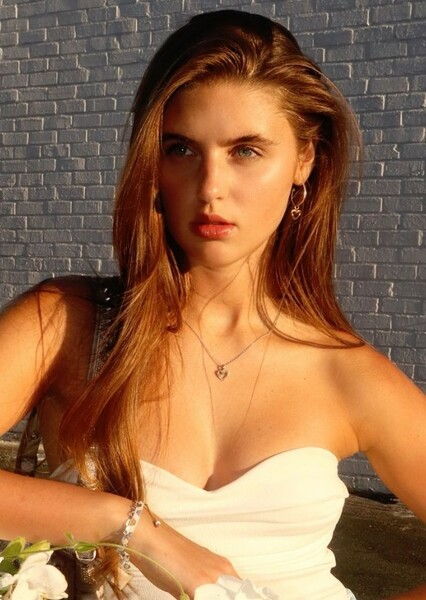 Savannah Clarke photo