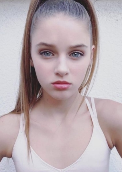 Savannah Clarke photo