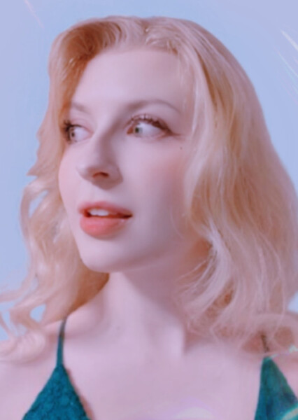 Savvi Lee photo