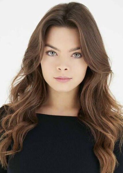 Scarlett Byrne photo