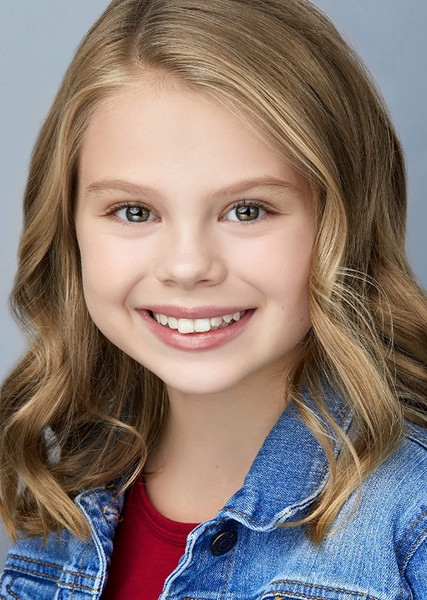 Scarlett Fernandez photo