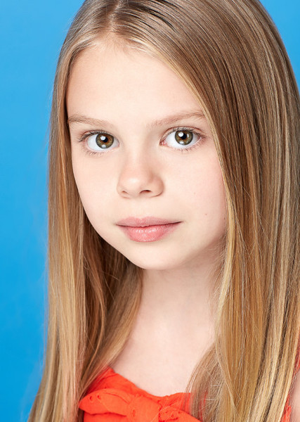 Scarlett Fernandez photo