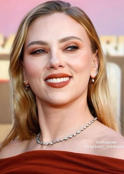 Scarlett Johansson photo