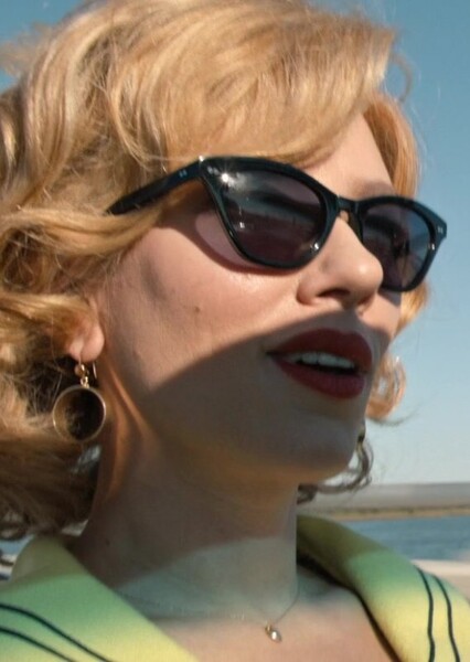 Scarlett Johansson photo
