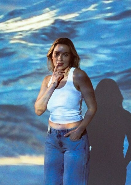 Scarlett Johansson photo