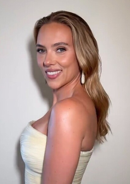 Scarlett Johansson photo
