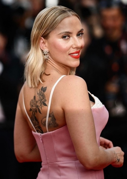 Scarlett Johansson photo