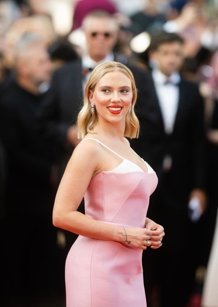 Scarlett Johansson photo