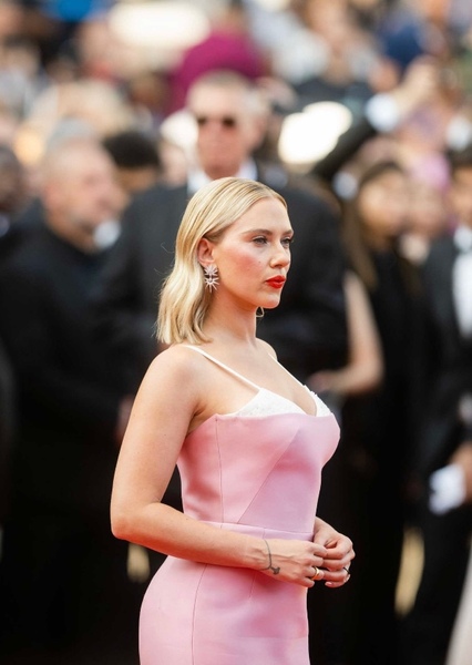 Scarlett Johansson photo