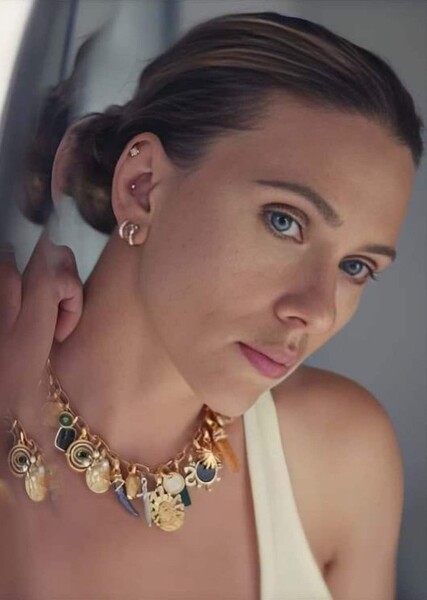 Scarlett Johansson photo
