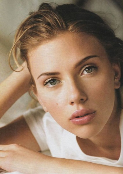 Scarlett Johansson photo