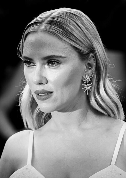 Scarlett Johansson photo