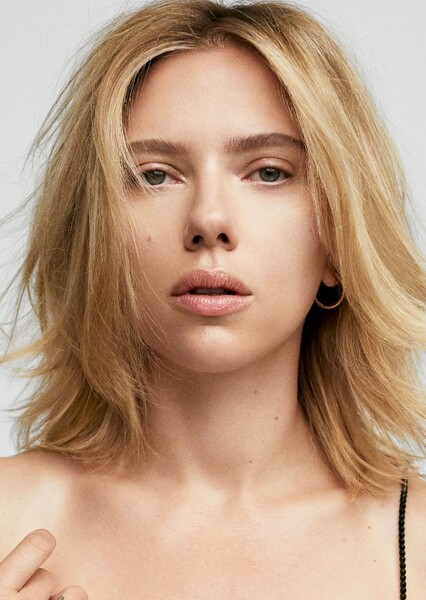 Scarlett Johansson photo