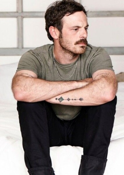 Scoot McNairy photo