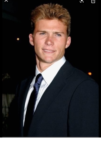 Scott Eastwood photo