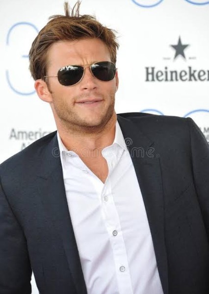 Scott Eastwood photo