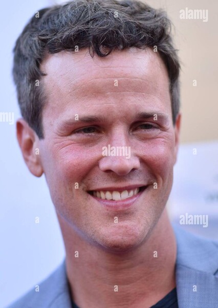 Scott Weinger photo