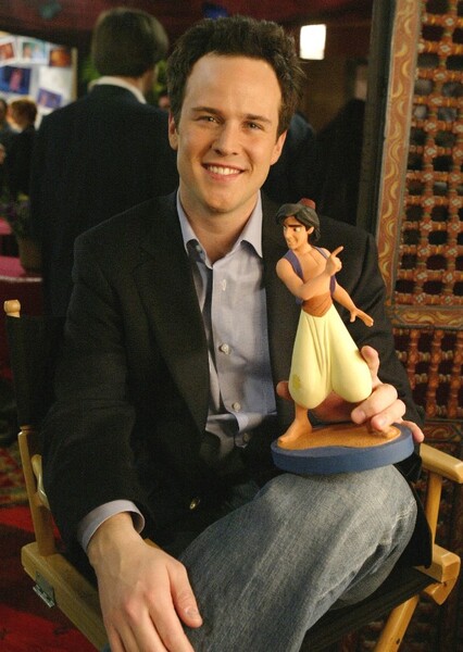 Scott Weinger photo