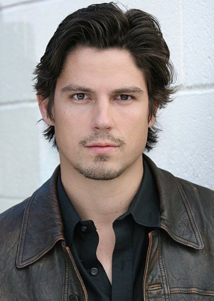Sean Faris photo