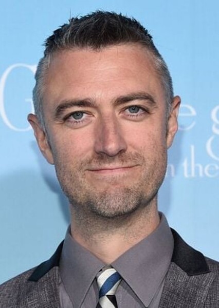 Sean Gunn photo