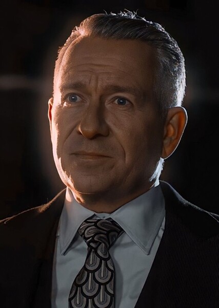 Sean Pertwee photo