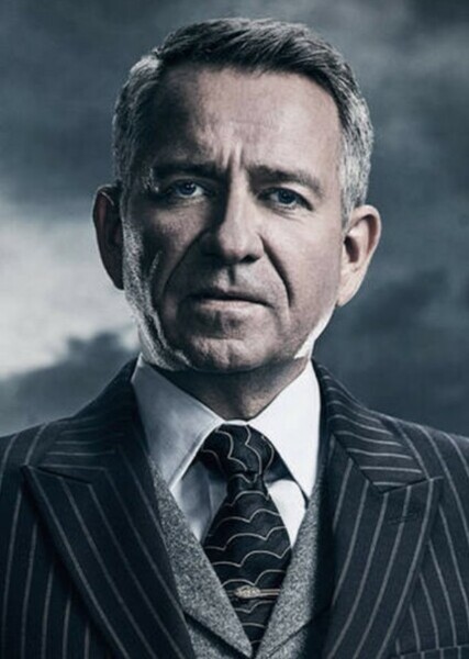 Sean Pertwee photo