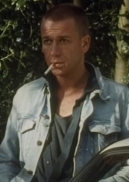 Sean Pertwee photo