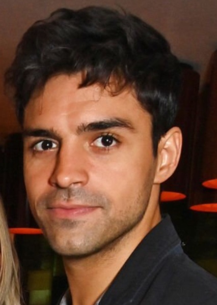 Sean Teale photo