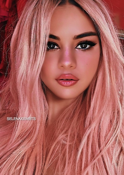 Selena Gomez photo