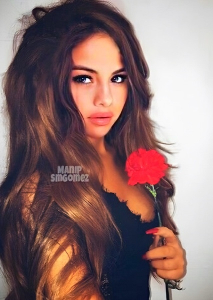 Selena Gomez photo