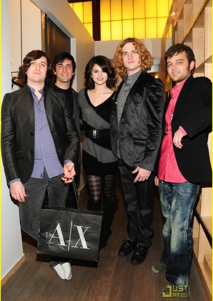 Selena Gomez & The Scene photo