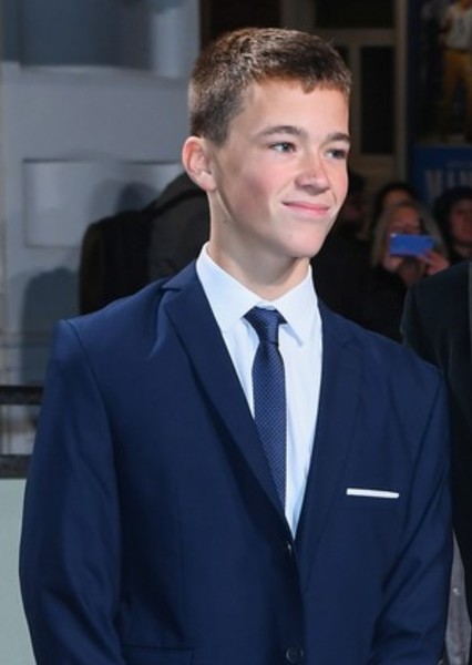 Senan West photo