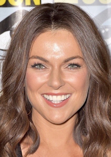 Serinda Swan