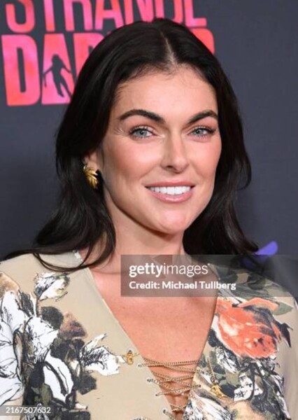Serinda Swan photo