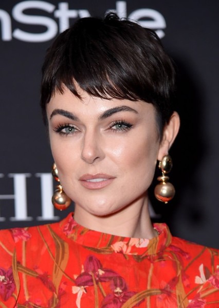 Serinda Swan photo