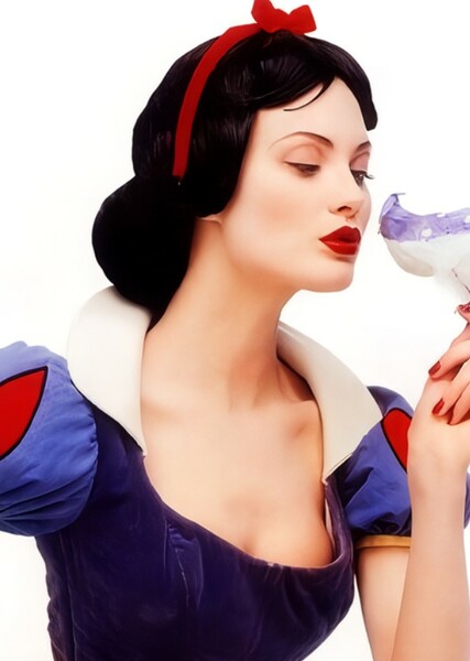 Shalom Harlow photo