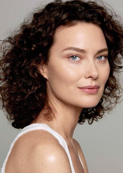 Shalom Harlow photo
