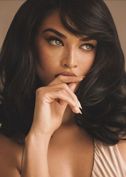 Shanina Shaik photo