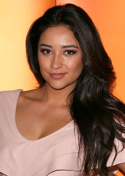 Shay Mitchell photo