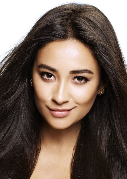 Shay Mitchell photo