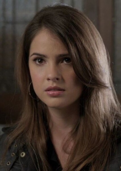 Shelley Hennig