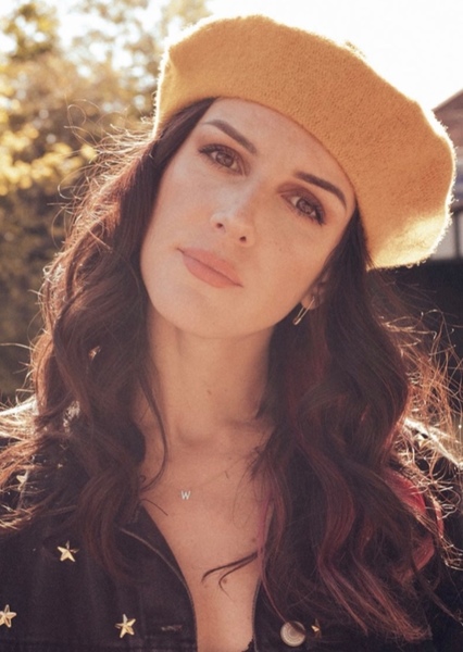 Shenae Grimes-Beech photo