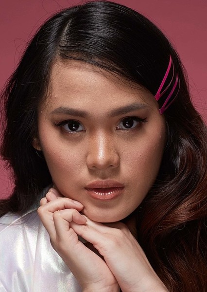 Sheryl Sheinafia photo