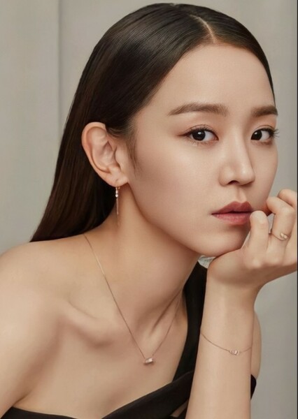 Shin Hye-sun photo