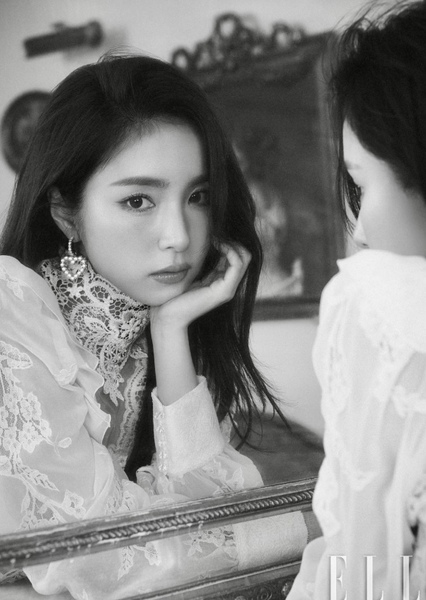 Shin Sae-kyeong photo