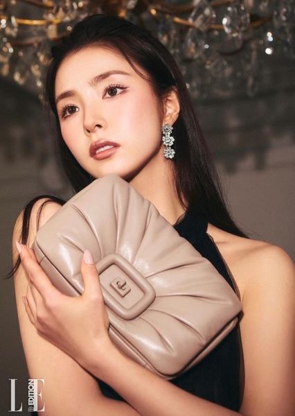 Shin Sae-kyeong photo